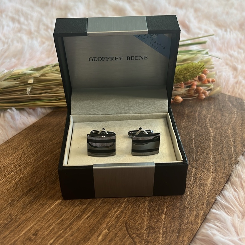 New Cuff links Geoffrey Beene
